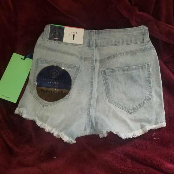 🌡High Rise Distressed Shorts - Picture 4 of 5